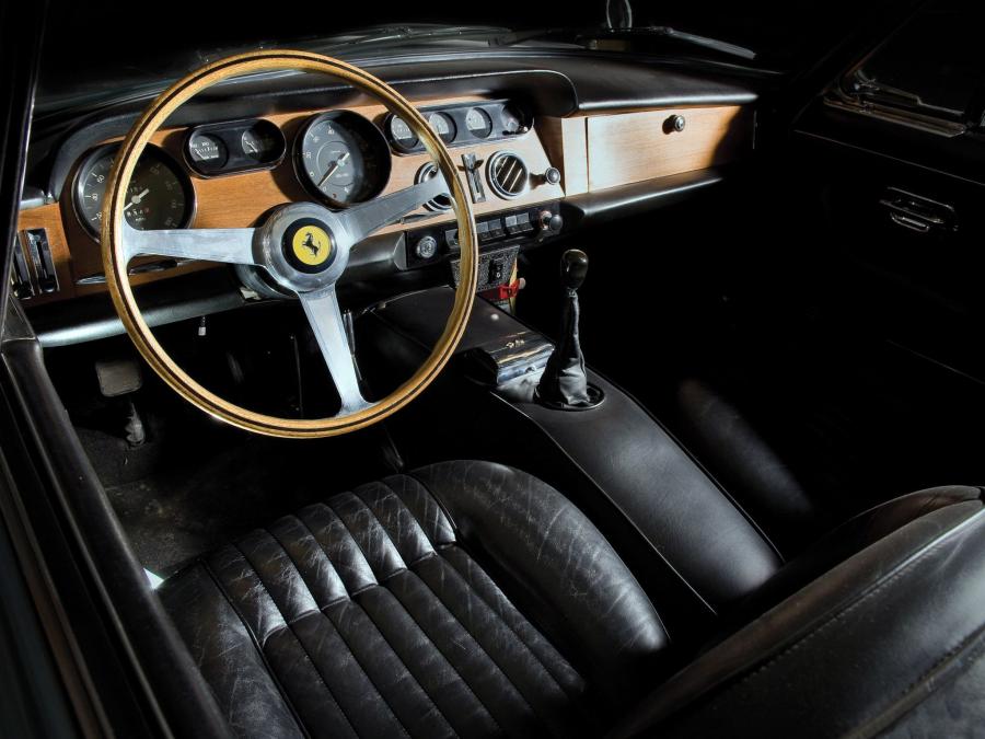  Ferrari 330 GT 2+2 (Series I) 1964 года  (фото 3 из 44)